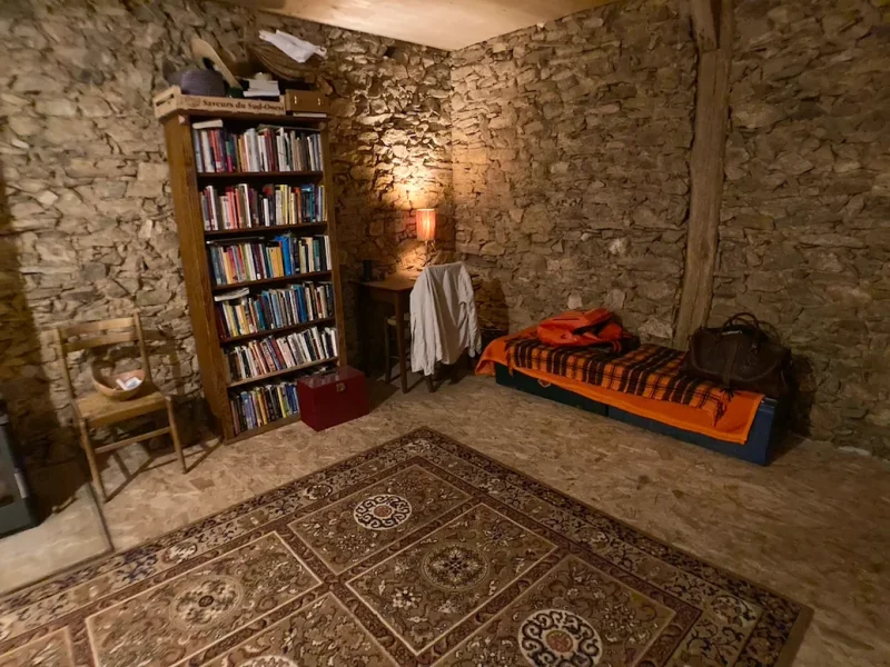 Espace méditation yoga stage souffle silence lot